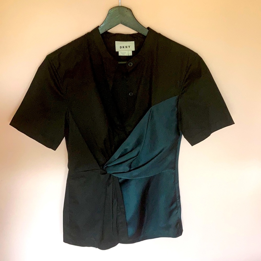 DKNY 2-tone wrap style slv blouse w/stretch